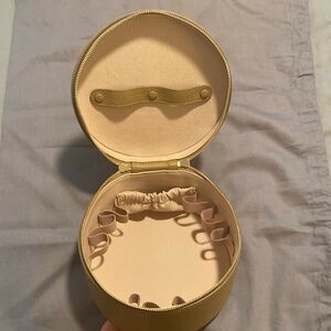 Cuyana large travel +jewelry organizer tan pebble like new